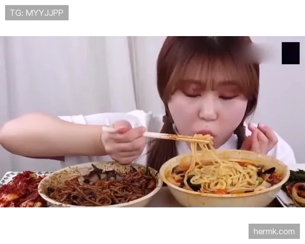 廖秋云训练完偷偷吃泡面被拍，这自律人设差点绷不住了
